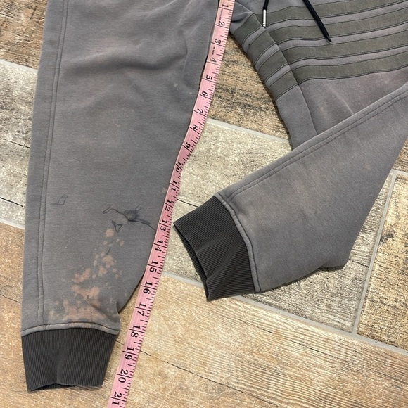 Thom Browne Gray Tapered Leg Sweatpants 4 Stripe Zip Pockets Mens S - Picture 11 of 14